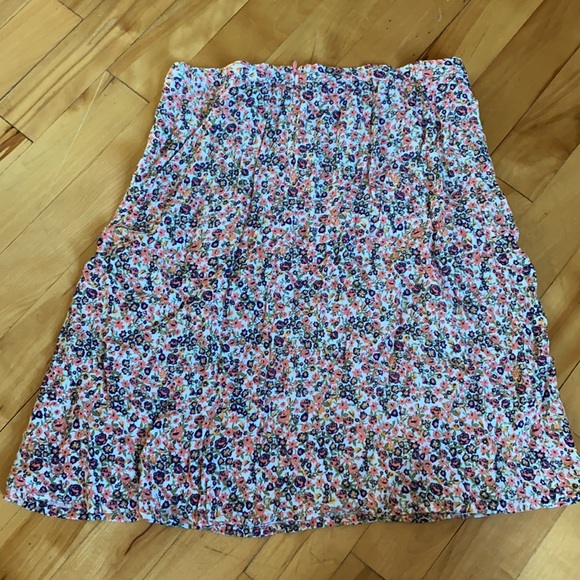Floral mini skirt - Picture 2 of 3